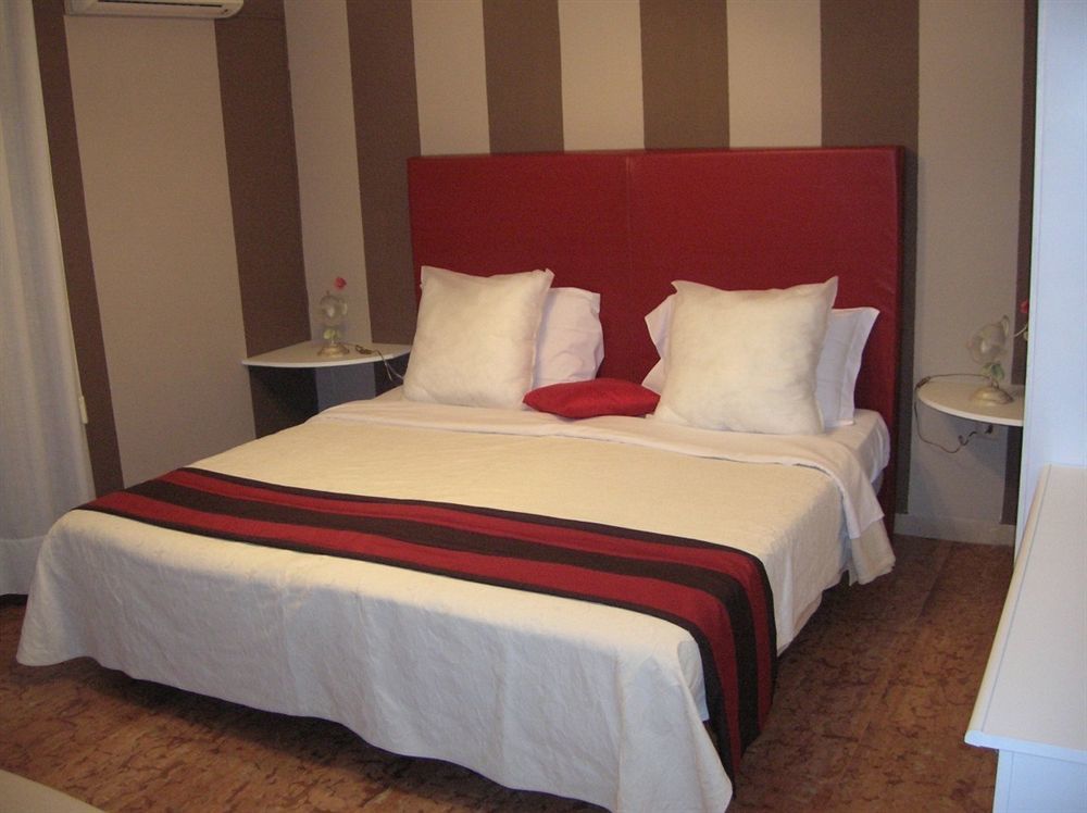 Hotel Villa Pagoda 시르미오네 외부 사진